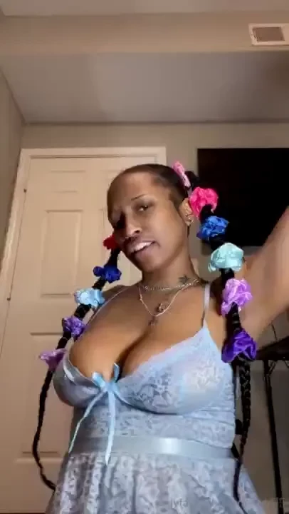 I m at the mini-mart in a miniskirt 