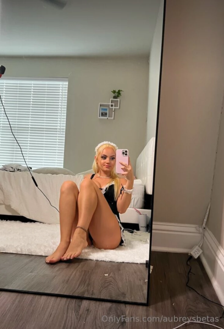 I m a maid but you re the one cleaning up your mess with your tongue 