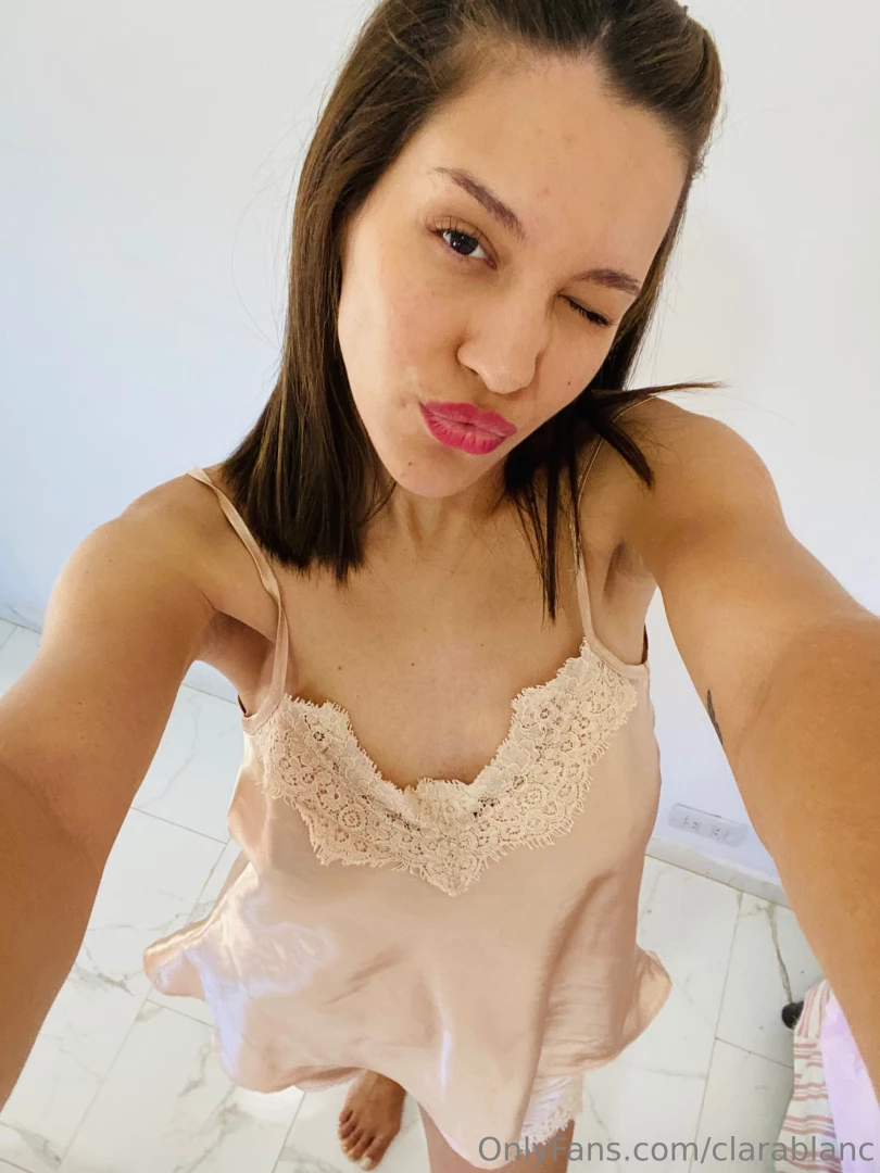 Trying to be cute but i saw you kissed your screennnn is my lips soft 