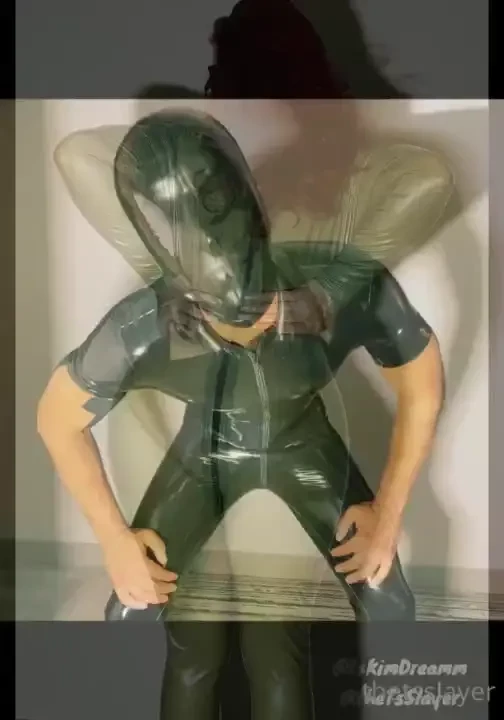 Latex lust with kimdreamm told y all thetsslayer was in a mood to top 