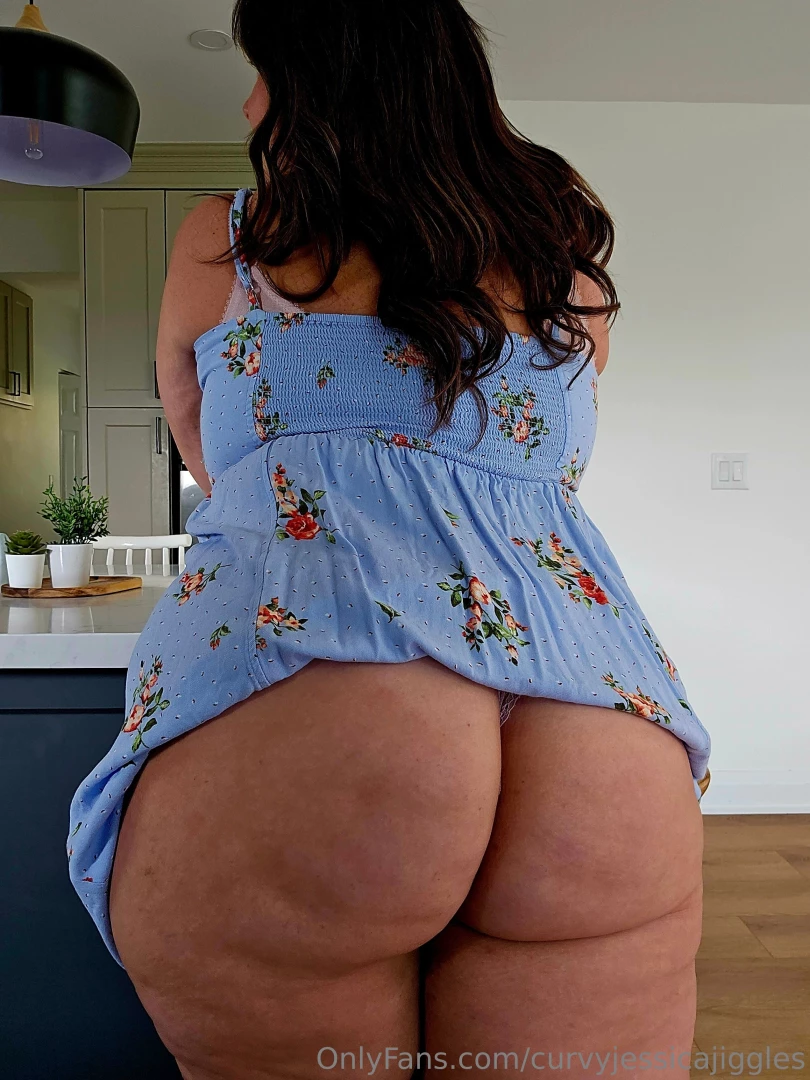 You guys seem to really like the outfit of choice of the day pics and 