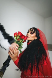 She gives me flowers everyday