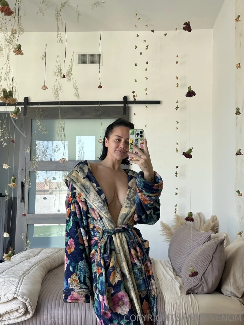 Touch my body part 110 