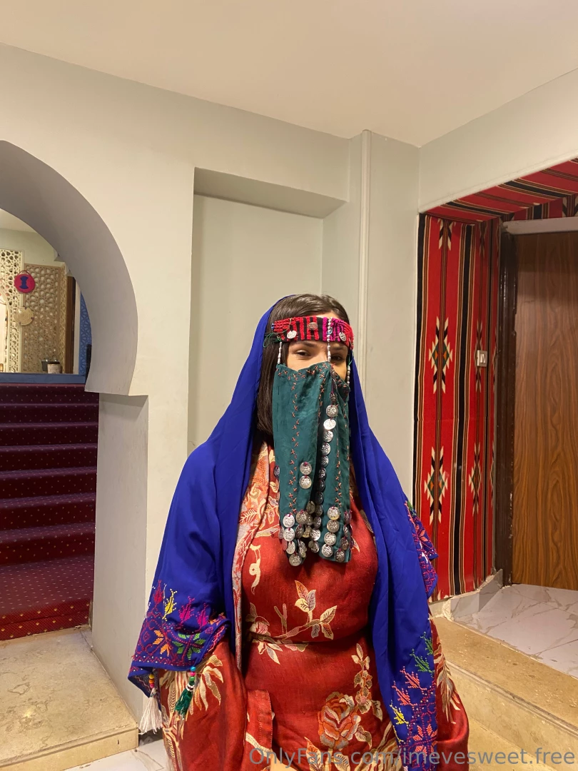 The more i hide the more you crave to see 