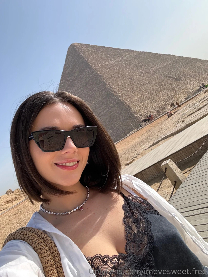 Serving ancient glam with a side of sunshine can you guess where i am 