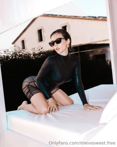 Good girls don t pose like this oops