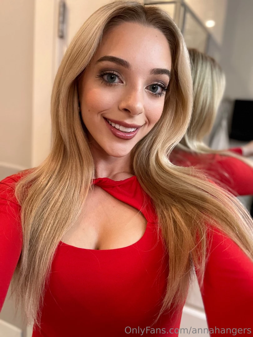 I can feel your eyes on me wanna see more dm me 