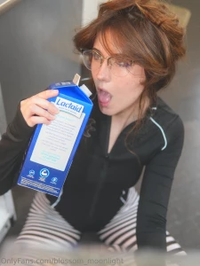 Zebra in the kitchen part 2