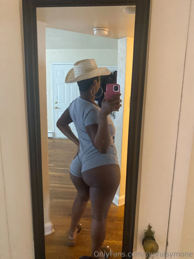 Cowgirls white toes 