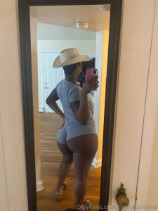 Cowgirls white toes