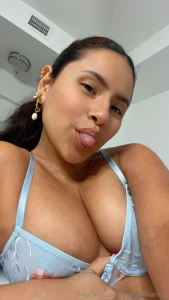 Can i show you what this cute tongue can do