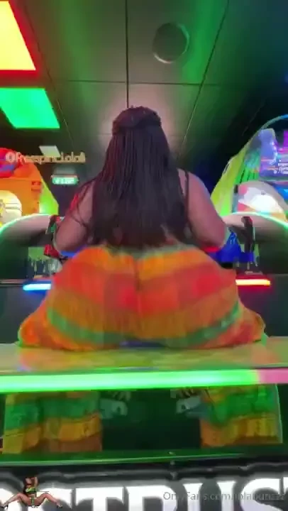 Imagine me bouncing on that dick 