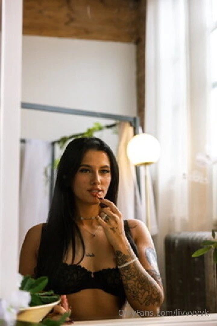 I don t mind living in a man s world as long as i can be a woman in it part 1 