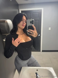 Who s onlineee im bored