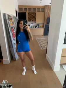 Mirror selfies for days part 3