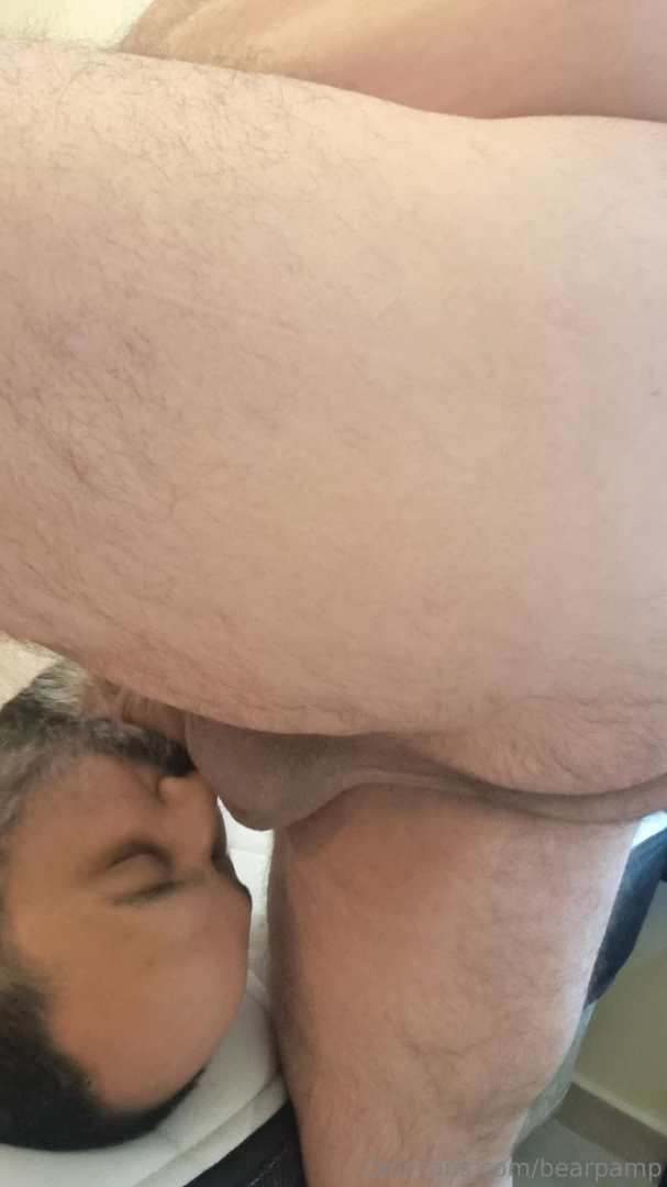 Le encanta al gordito chuparme los huevos part 3 