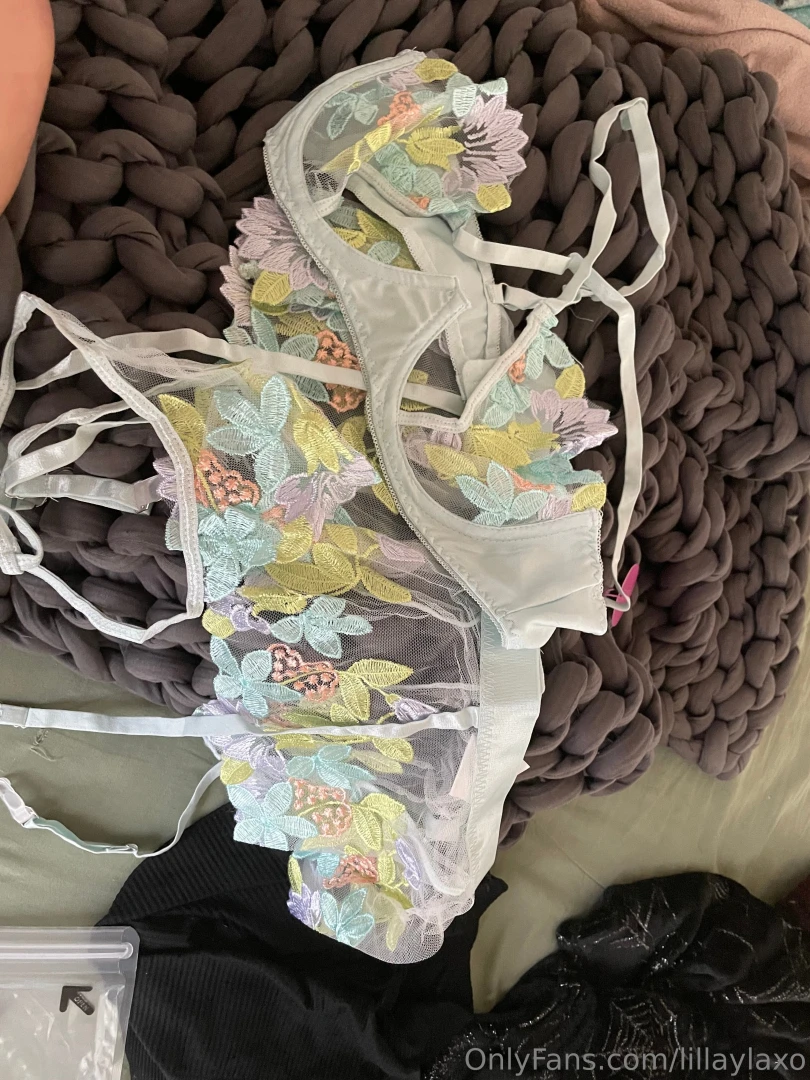 Who bought me this it showed up but no one told me they got this gt lt 