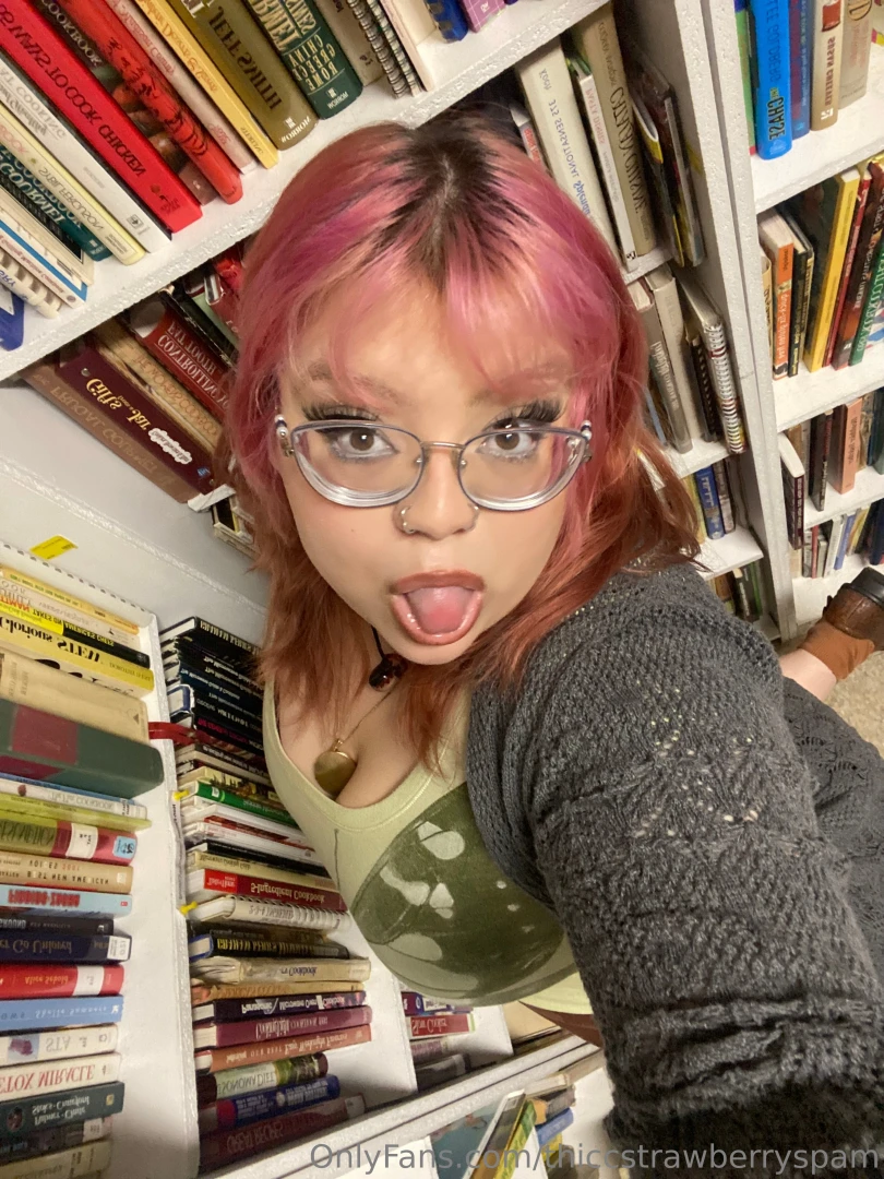 You re really not going to sub to my paid of thiccstrawberry it s only part 1 
