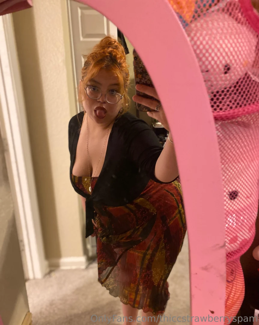 You re really not going to sub to my paid of thiccstrawberry it s only part 3 