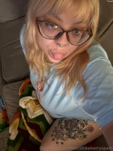 Got bored and had to play with my self fully nude rubbing my clit