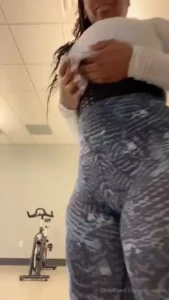 Starting the day in the gym even though i prefer a different type of part 1