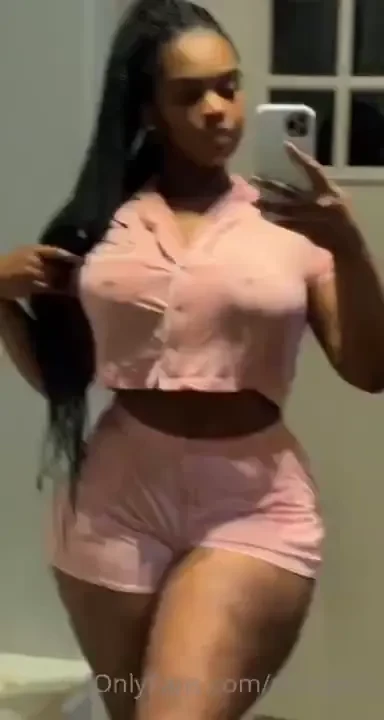 Goood morning from me and my titties 