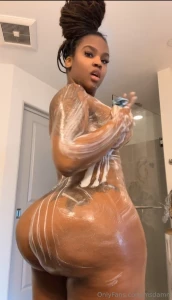 Bubbles and confidence