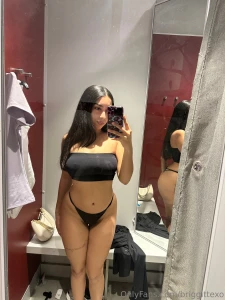 Meet me in the fitting room part 1