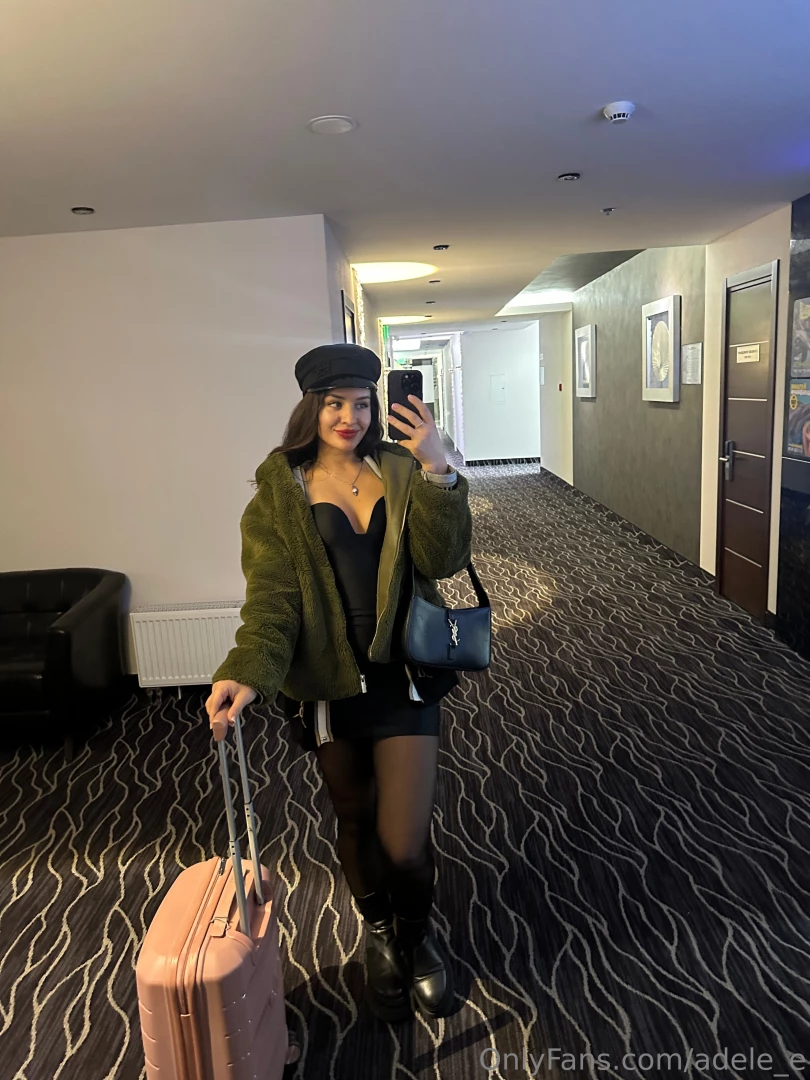 As a real woman i can t pass by the mirror and not show off next to it 