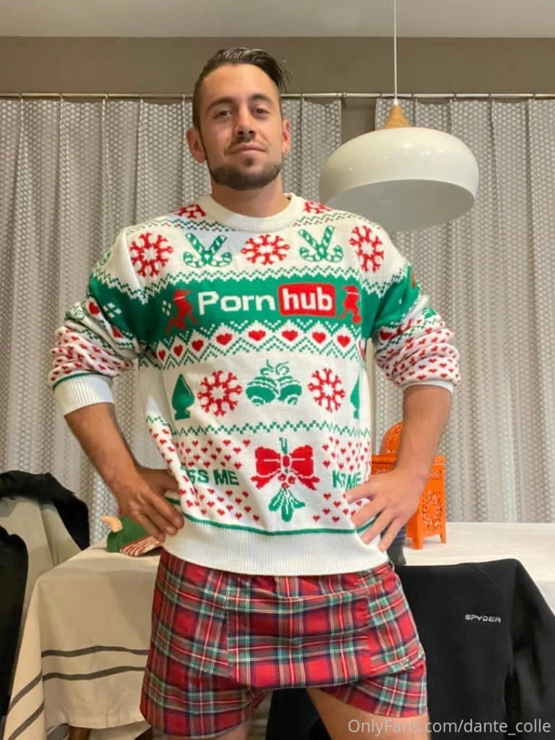 Have you seen this hot holiday set 