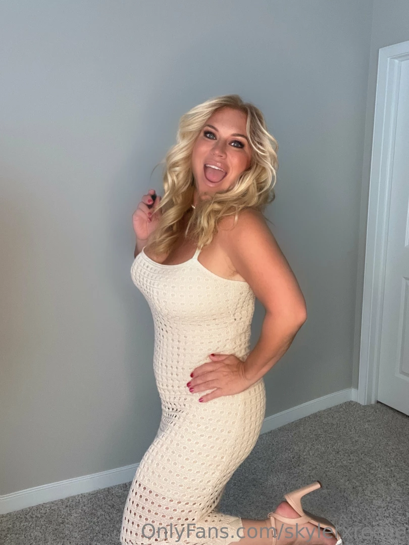 Need a playmate be mine 