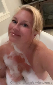 Send any emoji if you re horny right now part 21