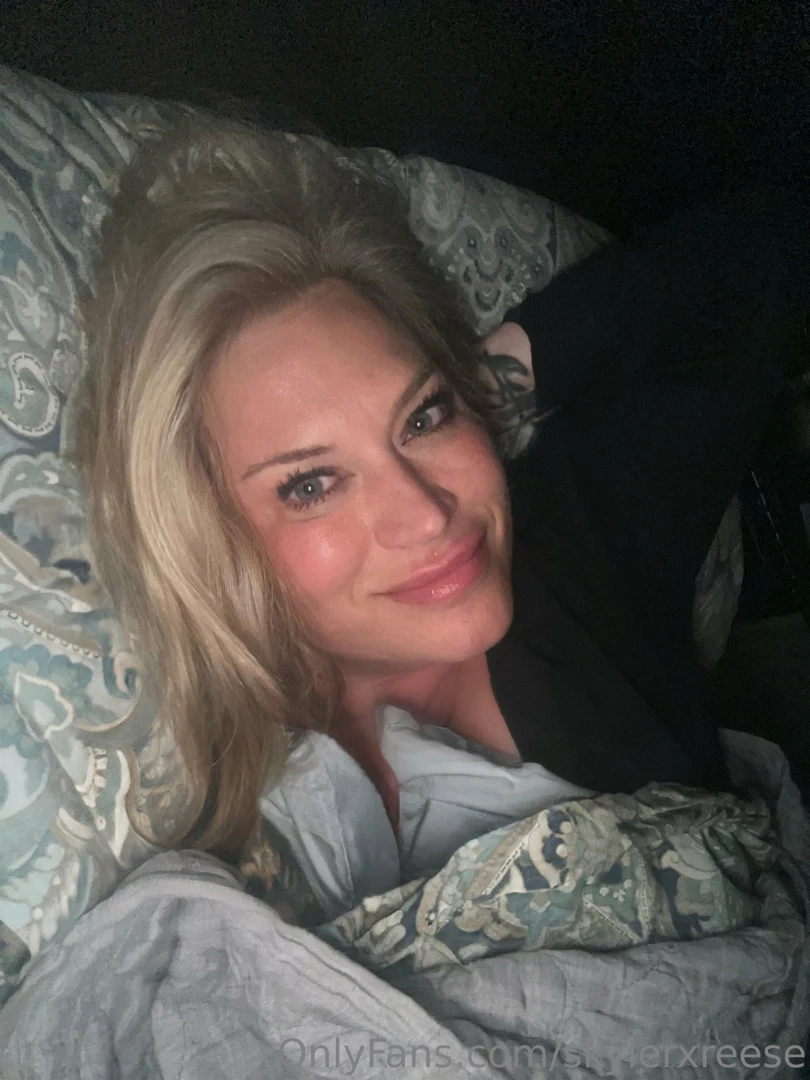 Rise and shine baby it s friday let s get this day started 