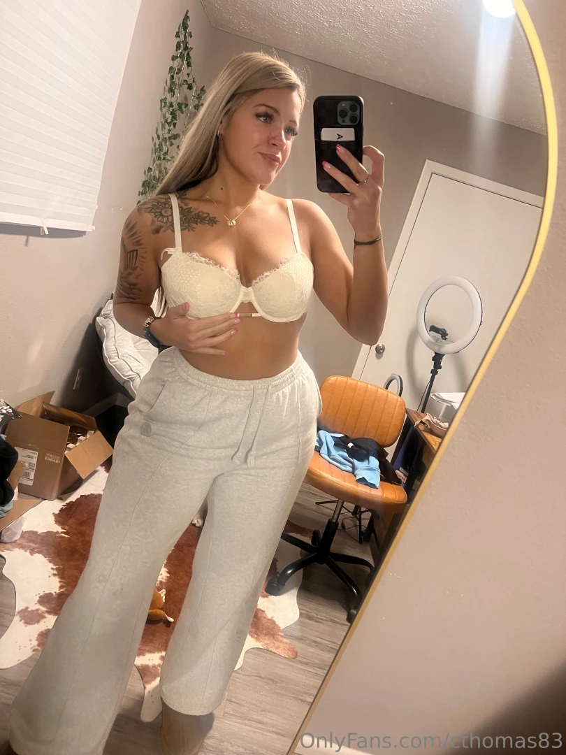White is sooooo sexy 
