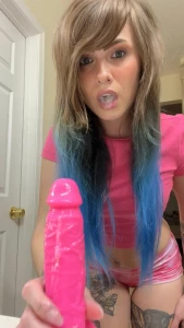 Just a couple quick screenshots from a shenanigan i just filmed for