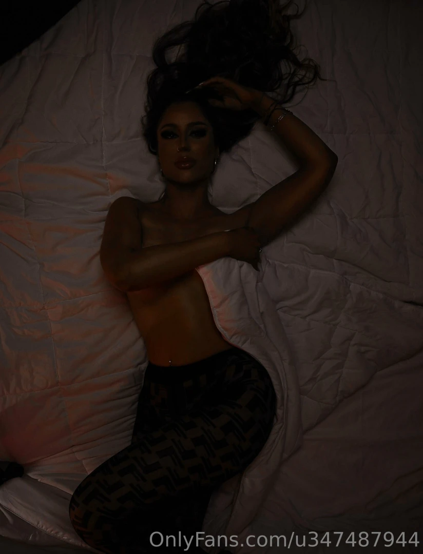 Looking sexy in bed 