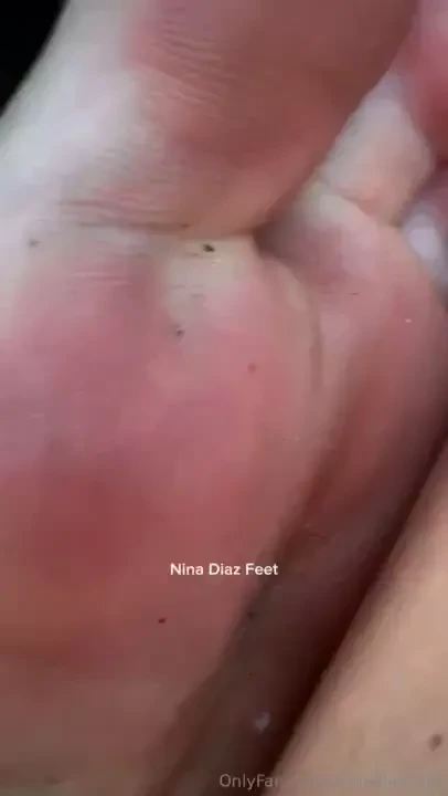 Today i had to go to the market i wore flip-flops and tiny shorts very 