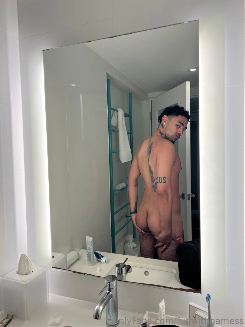 Fuck me in front of the mirror so we can look at ourselves 