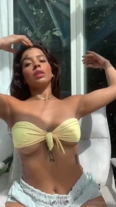 I like to jump around