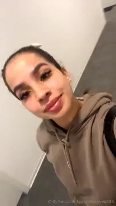 Running out of hoodies can i borrow urs 