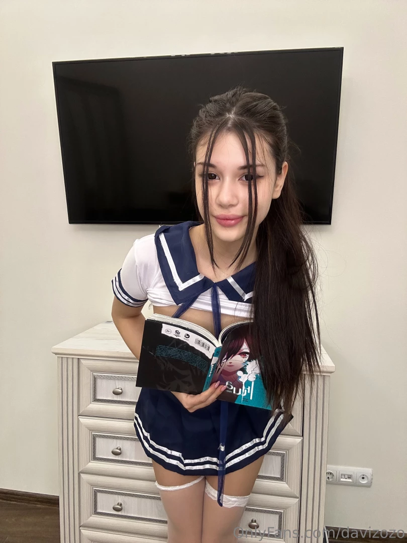 Do you think i m wearing panties if i do you ll see it my skirt is so 