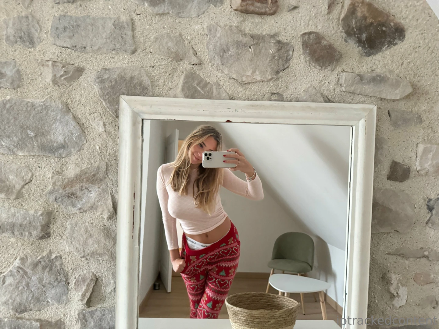 Looove my xmas pants 