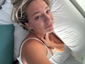 Check your dms if you like em big and juicy