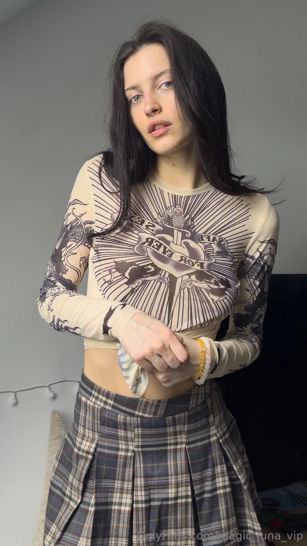 I can t decide which one to use as the cover for my new video swipe 