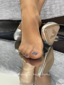 Just having fun with mirrors hope you like it part 1