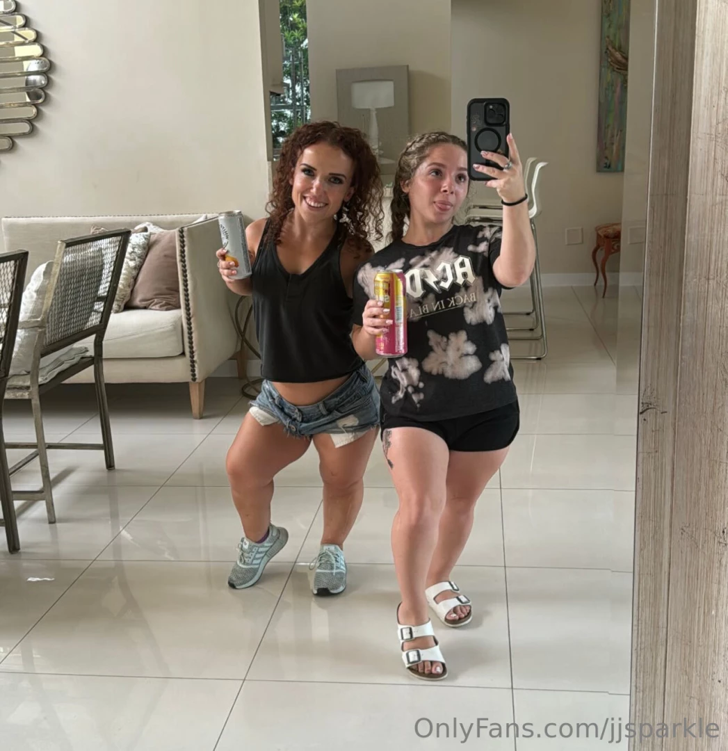 Guess who i m with in miami my girl lil_midgetbaddie 