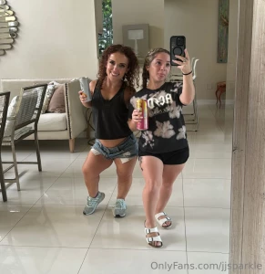 Guess who i m with in miami my girl lil_midgetbaddie