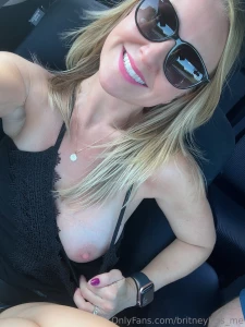 Quick titty flash from the passenger seat hi lol i just couldn t