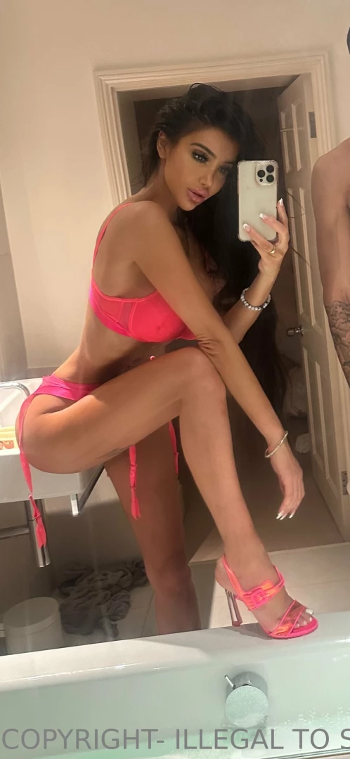 I m here bby cum chat 