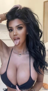 Down on my knees and in this look let s get the fun started i m